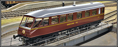 The Flying Scotsman Triplet Restaurant Car set in LNER teak The Flying Scotsman Triplet Restaurant Car set in LNER teak