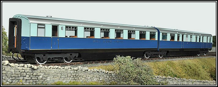 The Flying Scotsman Triplet Restaurant Car set in LNER teak